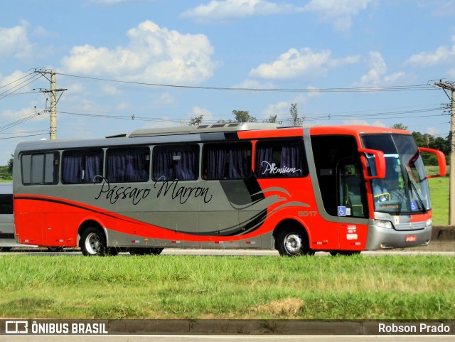 Empresa de Ônibus Pássaro Marron 5017 na cidade de São José dos Campos, São Paulo, Brasil, por Robson Prado. Número da foto: #12212079.