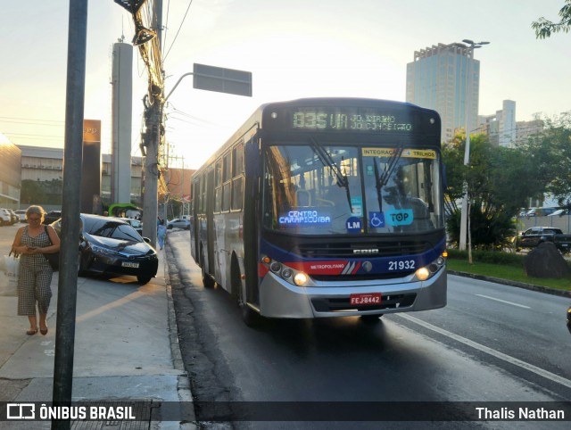 Viação Osasco 21.932 na cidade de Barueri, São Paulo, Brasil, por Thalis Nathan. Número da foto: #12213708.