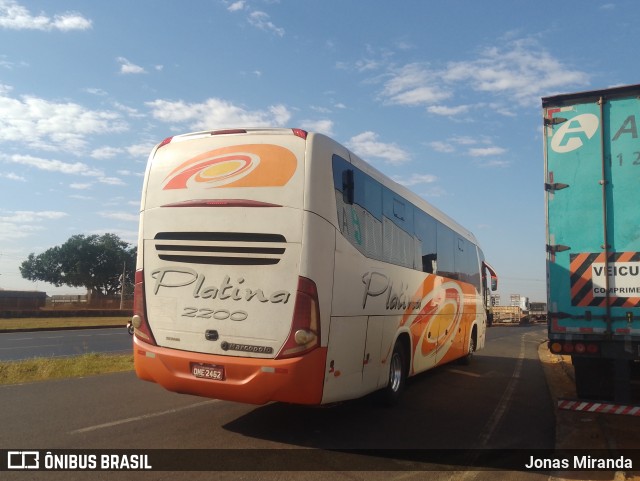 Viação Platina 2200 na cidade de Araporã, Minas Gerais, Brasil, por Jonas Miranda. Número da foto: #12211417.