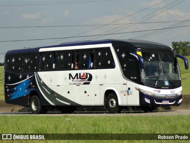 MU Transportadora Turistica 19250 na cidade de São José dos Campos, São Paulo, Brasil, por Robson Prado. Número da foto: #12212844.