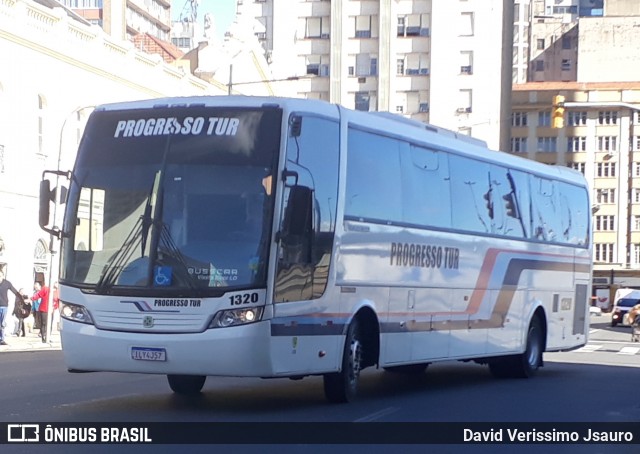 Progresso Tur 1320 na cidade de Porto Alegre, Rio Grande do Sul, Brasil, por David Verissimo Jsauro. Número da foto: #12211662.