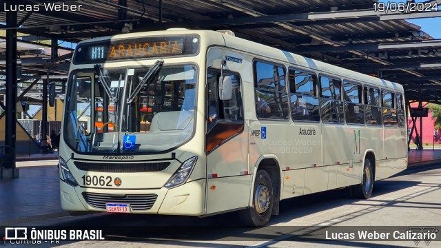 Araucária Transportes Coletivos 19062 na cidade de Curitiba, Paraná, Brasil, por Lucas Weber Calizario. Número da foto: #12212081.
