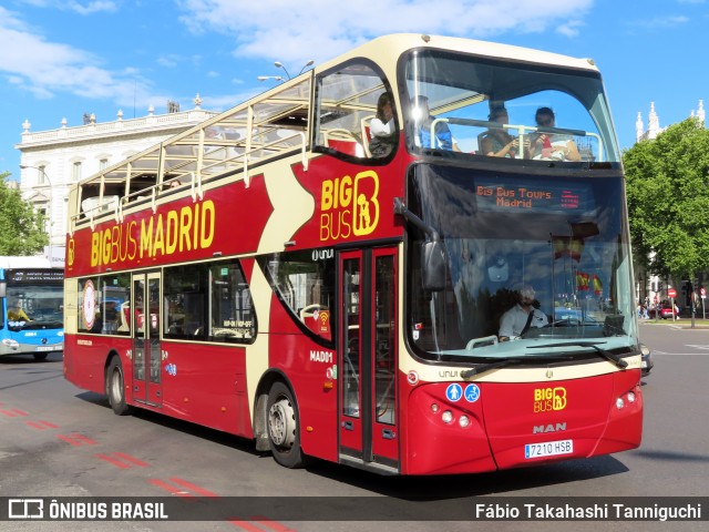Big Bus Tours Madrid MAD01 na cidade de Madrid, Madrid, Madrid, Espanha, por Fábio Takahashi Tanniguchi. Número da foto: #12148344.