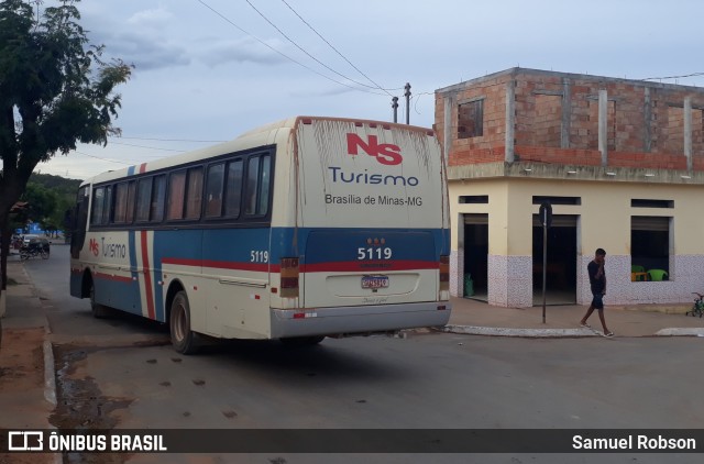 NS Turismo 5119 na cidade de Brasília de Minas, Minas Gerais, Brasil, por Samuel Robson. Número da foto: #12151304.