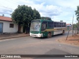 Ônibus Particulares  na cidade de Vargem Grande, Maranhão, Brasil, por Samuel Robson. Número da foto: #:id.