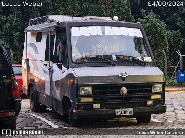 Motorhomes AGA6081 na cidade de Curitiba, Paraná, Brasil, por Lucas Weber Calizario. Número da foto: #12152085.