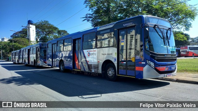 Viação Jacareí 10.627 na cidade de São José dos Campos, São Paulo, Brasil, por Felipe Vitor Paixão Vieira. Número da foto: #12155468.