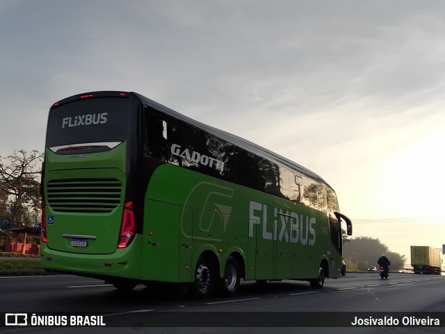 FlixBus Transporte e Tecnologia do Brasil 3520 na cidade de Embu das Artes, São Paulo, Brasil, por Josivaldo Oliveira. Número da foto: #12158339.