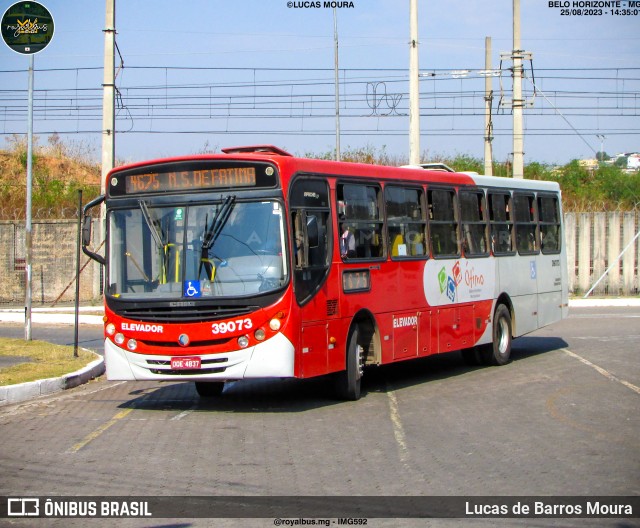 Viação Brasília 39073 na cidade de Belo Horizonte, Minas Gerais, Brasil, por Lucas de Barros Moura. Número da foto: #12156962.