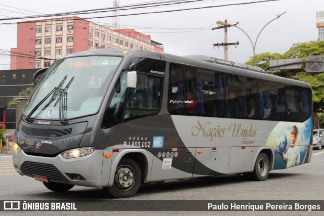 Nações Unidas Transportadora Turistica 7035 na cidade de Volta Redonda, Rio de Janeiro, Brasil, por Paulo Henrique Pereira Borges. Número da foto: #12159809.