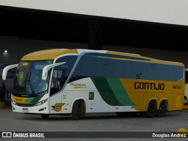 Empresa Gontijo de Transportes 19690 na cidade de Goiânia, Goiás, Brasil, por Douglas Andrez. Número da foto: #12159635.