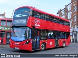 Metroline WDE2872 na cidade de London, Greater London, Inglaterra, por Fábio Takahashi Tanniguchi. Número da foto: #12160877.