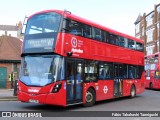 Metroline WDE2866 na cidade de London, Greater London, Inglaterra, por Fábio Takahashi Tanniguchi. Número da foto: #12160903.