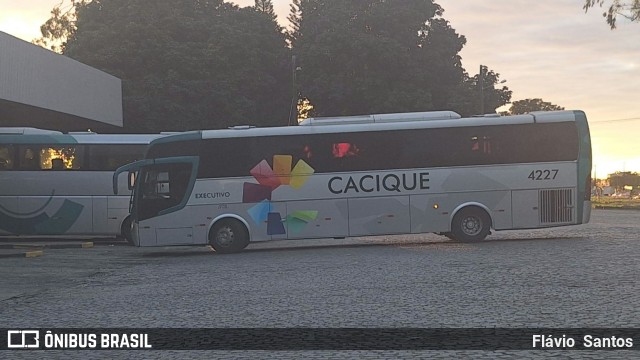 Cacique Transportes 4227 na cidade de Cruz das Almas, Bahia, Brasil, por Flávio  Santos. Número da foto: #12238883.