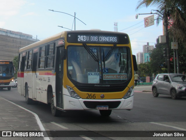 Empresa Metropolitana 266 na cidade de Recife, Pernambuco, Brasil, por Jonathan Silva. Número da foto: #12241384.
