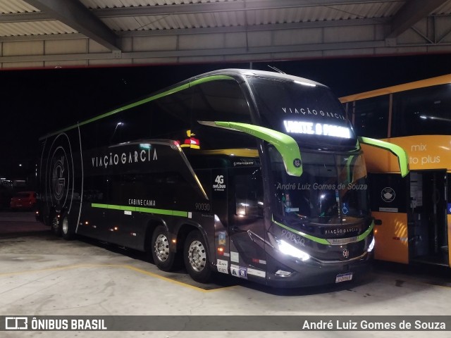 Viação Garcia 90030 na cidade de Guaratinguetá, São Paulo, Brasil, por André Luiz Gomes de Souza. Número da foto: #12242757.