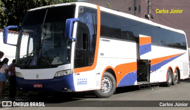 Ônibus Particulares 9275 na cidade de Trindade, Goiás, Brasil, por Carlos Júnior. Número da foto: #12244965.