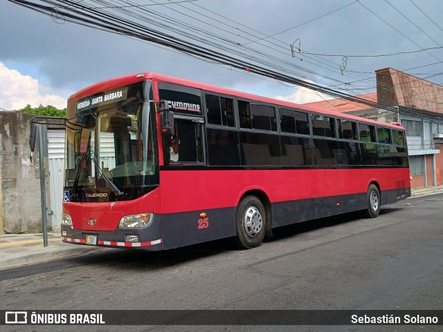 Transportes Barveños 25 na cidade de Heredia, Heredia, Heredia, Costa Rica, por Sebastián Solano. Número da foto: #12248845.