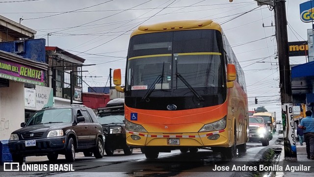 Transtusa - Transporte e Turismo Santo Antônio 00 na cidade de Paraíso, Paraíso, Cartago, Costa Rica, por Jose Andres Bonilla Aguilar. Número da foto: #12247836.