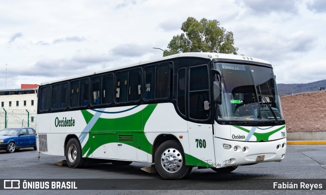 AdeO - Autobuses de Occidente 760 na cidade de Morelia, Michoacán, México, por Fabián Reyes. Número da foto: #12252572.