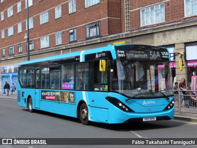 Arriva 3143 na cidade de Leicester, Leicestershire, Inglaterra, por Fábio Takahashi Tanniguchi. Número da foto: #12251337.