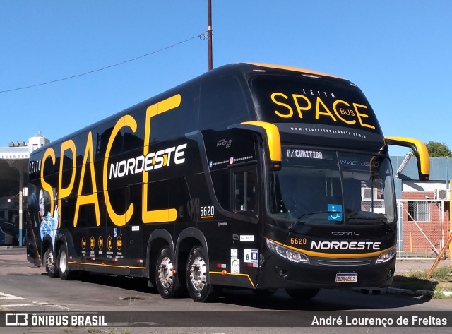 Expresso Nordeste 5620 na cidade de Porto Alegre, Rio Grande do Sul, Brasil, por André Lourenço de Freitas. Número da foto: #12251684.