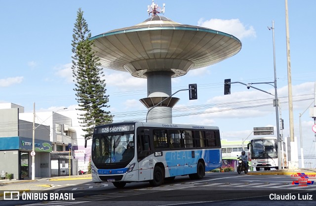 Viação Real - Varginha 7240 na cidade de Varginha, Minas Gerais, Brasil, por Claudio Luiz. Número da foto: #12255547.