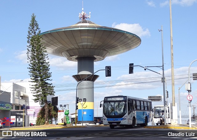 Viação Real - Varginha 7240 na cidade de Varginha, Minas Gerais, Brasil, por Claudio Luiz. Número da foto: #12255545.