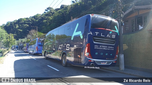 Atlas de Teresópolis Transporte e Turismo 2024 na cidade de Petrópolis, Rio de Janeiro, Brasil, por Zé Ricardo Reis. Número da foto: #12253627.