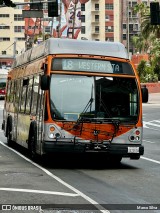 LACMTA - Los Angeles County Metropolitan Transportation Authority 1702 na cidade de Los Angeles, California, Estados Unidos, por Marco Silva. Número da foto: #12254854.