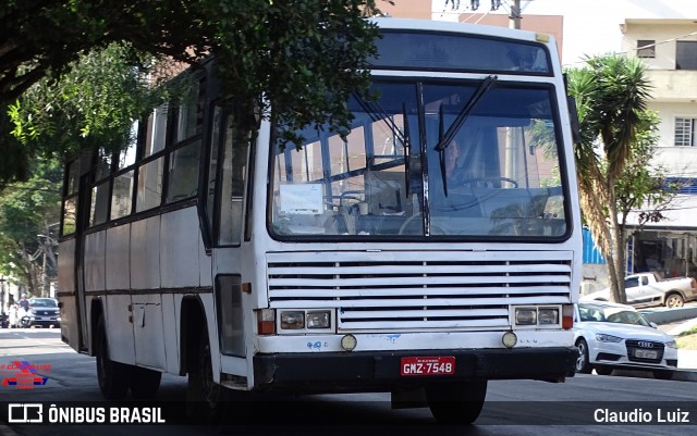 Ônibus Particulares GMZ7548 na cidade de Varginha, Minas Gerais, Brasil, por Claudio Luiz. Número da foto: #12258586.