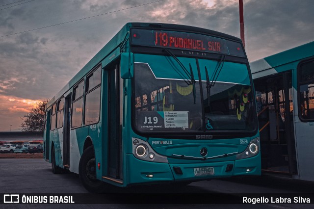 Metbus 674 na cidade de Pudahuel, Santiago, Metropolitana de Santiago, Chile, por Rogelio Labra Silva. Número da foto: #12256112.