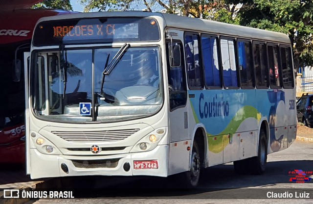 Empresa de Transportes Coutinho 5080 na cidade de Três Corações, Minas Gerais, Brasil, por Claudio Luiz. Número da foto: #12258763.