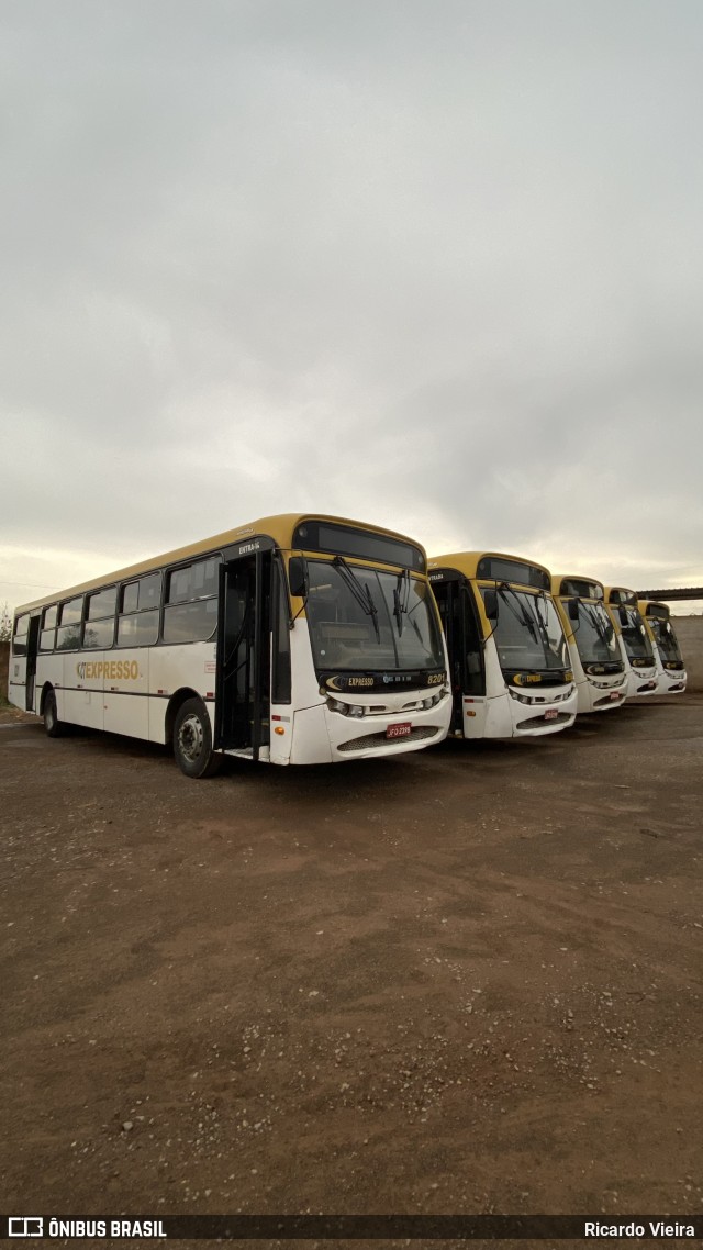 CT Expresso 8201 na cidade de Luziânia, Goiás, Brasil, por Ricardo Vieira. Número da foto: #12260952.