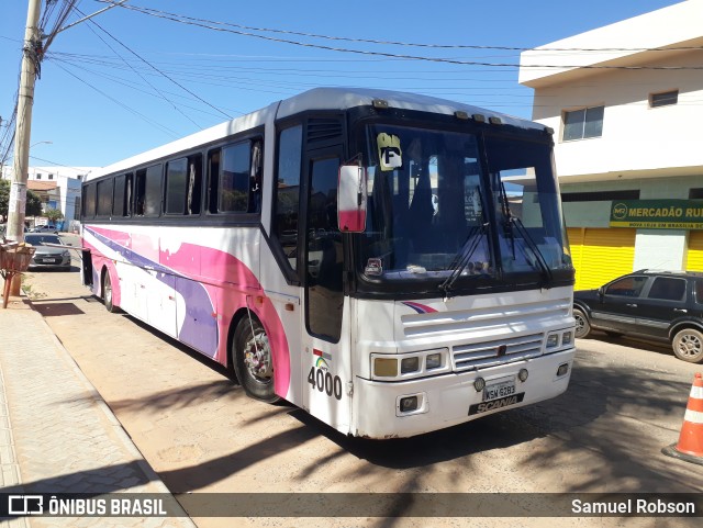 Ônibus Particulares 4000 na cidade de Brasília de Minas, Minas Gerais, Brasil, por Samuel Robson. Número da foto: #12260098.