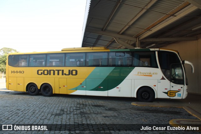 Empresa Gontijo de Transportes 14440 na cidade de Roseira, São Paulo, Brasil, por Julio Cesar Euzebio Alves. Número da foto: #12216844.