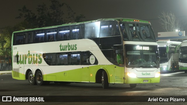 TurBus 2370 na cidade de Santiago, Santiago, Metropolitana de Santiago, Chile, por Ariel Cruz Pizarro. Número da foto: #12262912.