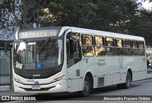 Viação Antonina 24030 na cidade de Curitiba, Paraná, Brasil, por Alessandro Fracaro Chibior. Número da foto: #12262481.