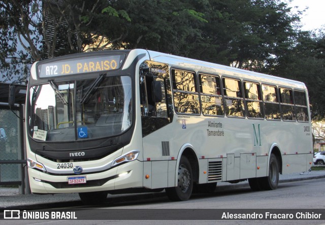 Viação Antonina 24030 na cidade de Curitiba, Paraná, Brasil, por Alessandro Fracaro Chibior. Número da foto: #12265114.