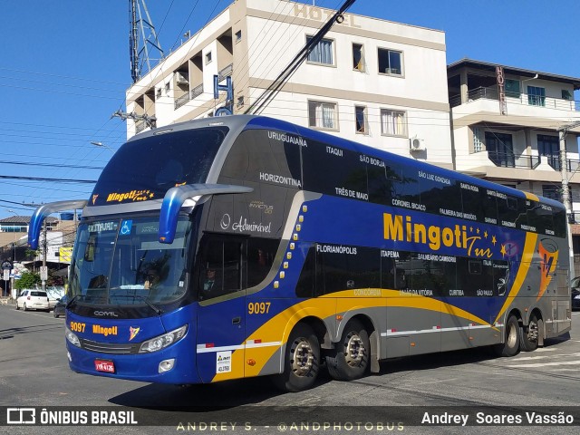 Mingoti Tur 9097 na cidade de Balneário Camboriú, Santa Catarina, Brasil, por Andrey  Soares Vassão. Número da foto: #12265446.