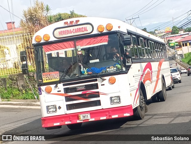 Transportes La Fortaleza 16 na cidade de Barva, Barva, Heredia, Costa Rica, por Sebastián Solano. Número da foto: #12267618.