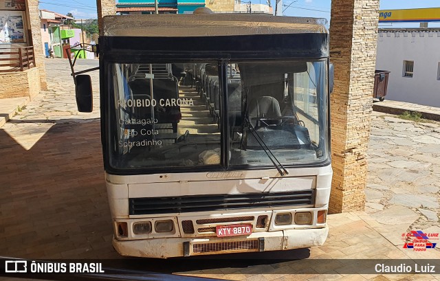 Ônibus Particulares KTY8870 na cidade de São Thomé das Letras, Minas Gerais, Brasil, por Claudio Luiz. Número da foto: #12269200.