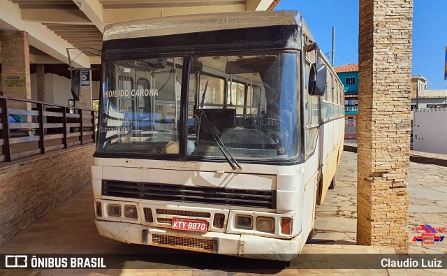 Ônibus Particulares KTY8870 na cidade de São Thomé das Letras, Minas Gerais, Brasil, por Claudio Luiz. Número da foto: #12269202.