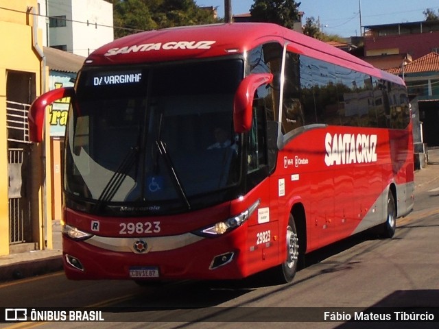 Viação Santa Cruz 29823 na cidade de Três Corações, Minas Gerais, Brasil, por Fábio Mateus Tibúrcio. Número da foto: #12270531.
