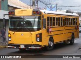 Autobuses sin identificación - Costa Rica LB 2500 na cidade de Heredia, Heredia, Heredia, Costa Rica, por Luis Diego Sánchez. Número da foto: #12270985.