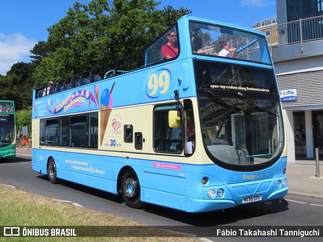 Ensignbus Company 366 na cidade de Southend on Sea, Essex, Inglaterra, por Fábio Takahashi Tanniguchi. Número da foto: #12273868.