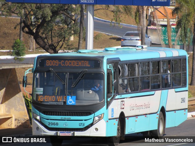 UTB - União Transporte Brasília 2960 na cidade de Park Way, Distrito Federal, Brasil, por Matheus Vasconcelos. Número da foto: #12275130.