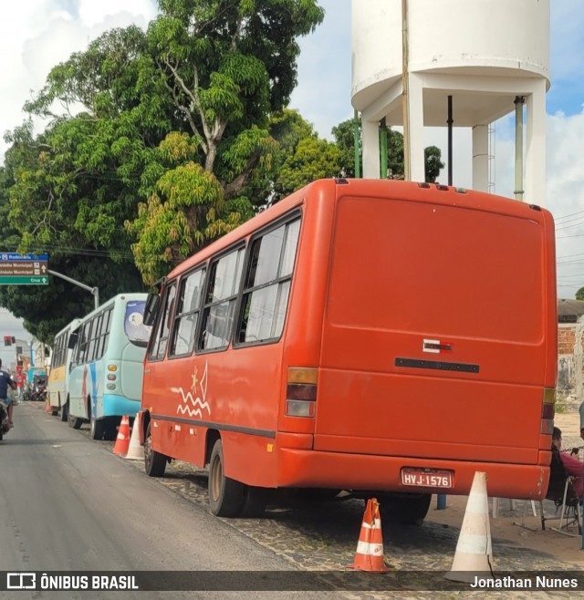 Ônibus Particulares 20745 na cidade de Acaraú, Ceará, Brasil, por Jonathan Nunes. Número da foto: #12276482.
