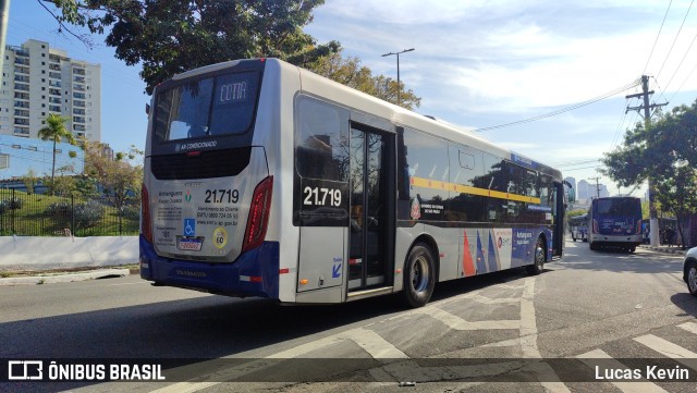 Viação Osasco 21.719 na cidade de Osasco, São Paulo, Brasil, por Lucas Kevin. Número da foto: #12275114.