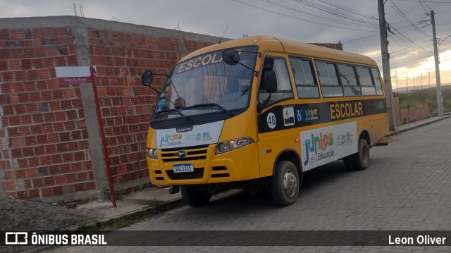 Escolares 48 na cidade de Caruaru, Pernambuco, Brasil, por Leon Oliver. Número da foto: #12276106.